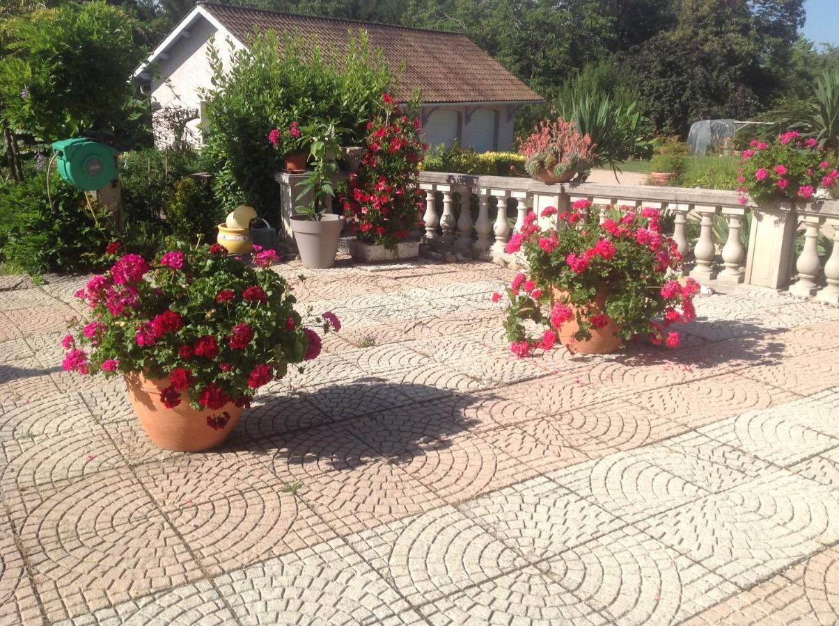 Domaine De La Provencale Bed and Breakfast Saint-Didier-de-la-Tour Buitenkant foto