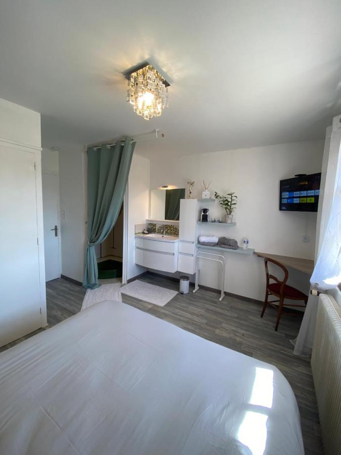 Domaine De La Provencale Bed and Breakfast Saint-Didier-de-la-Tour Buitenkant foto